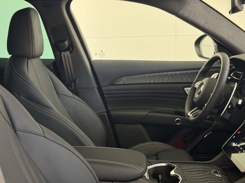 New 2025 Maserati Grecale Modena image 42