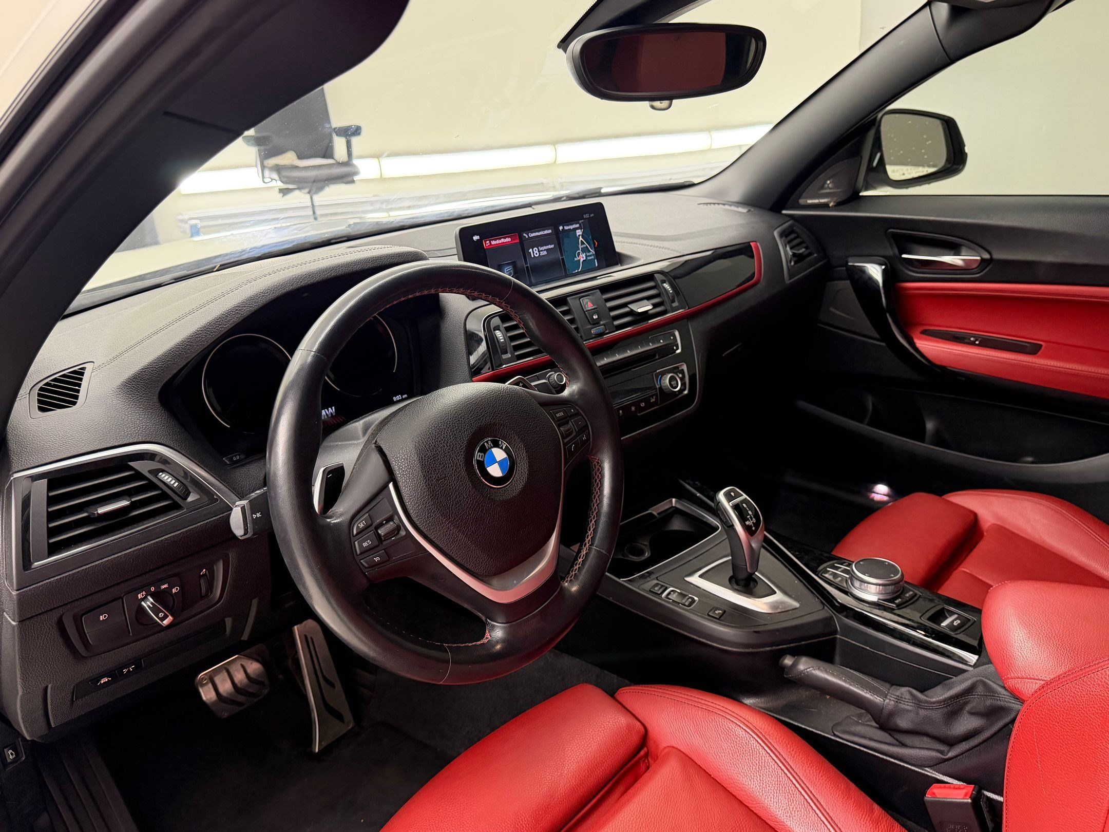 Used 2020 BMW 230i Convertible w/ Premium Package RWD image 4
