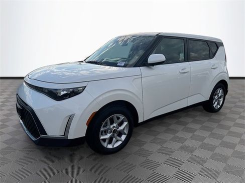 New 2025 Kia Soul LX image 3