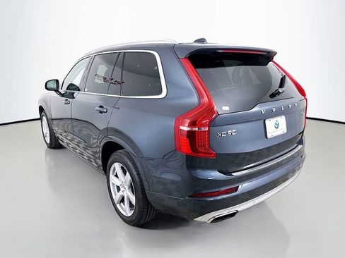 Used 2021 Volvo XC90 T6 Momentum image 5