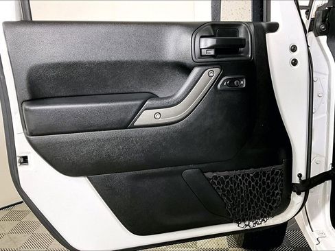 Used 2018 Jeep Wrangler Unlimited Sport S image 20