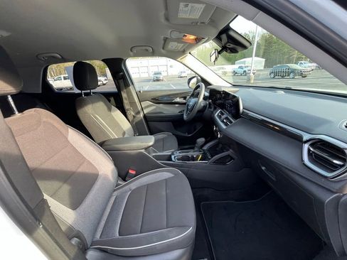 Used 2024 Chevrolet TrailBlazer LS w/ LS Convenience Package AWD/4WD image 17