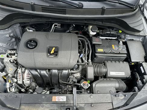 Used 2025 Kia Soul LX w/ LX Technology Package FWD image 18