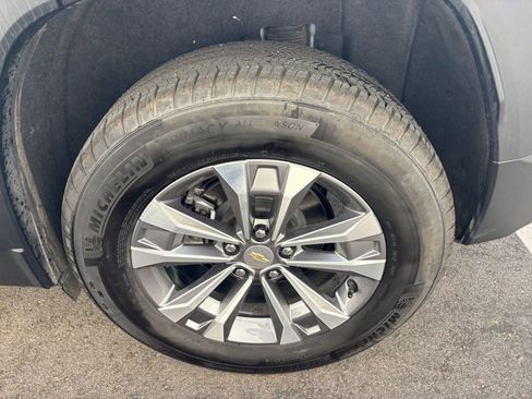 Used 2025 Chevrolet Equinox LT image 30