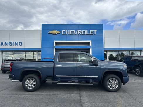 New 2026 Chevrolet Silverado 2500 High Country w/ High Country Premium Package AWD/4WD image 1