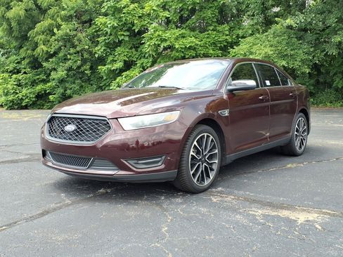 Used 2019 Ford Taurus Limited AWD/4WD image 3