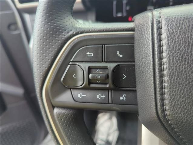 Certified 2025 Toyota 4Runner SR5 AWD/4WD image 13