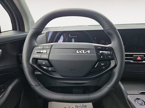 Used 2026 Kia Sportage EX AWD/4WD image 12