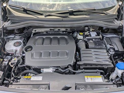 Used 2025 Volkswagen Tiguan SE FWD image 21