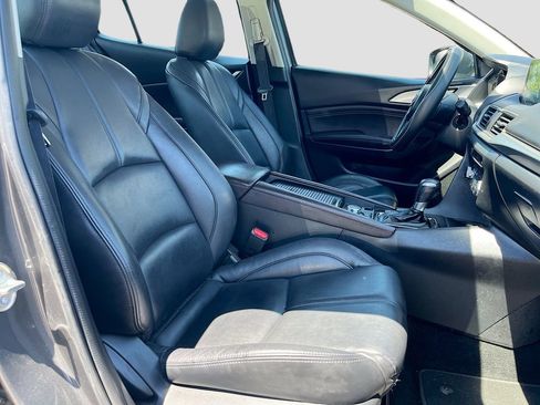 Used 2018 MAZDA MAZDA3 Touring FWD image 29