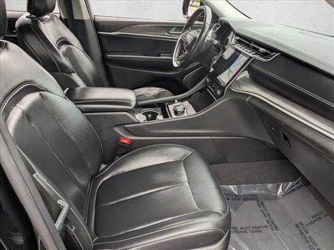Used 2022 Jeep Grand Cherokee L Limited AWD/4WD image 25