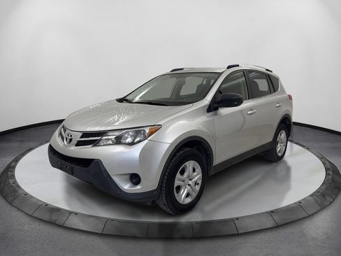 Used 2015 Toyota RAV4 LE FWD image 1