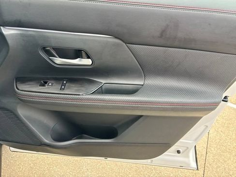 Used 2025 Nissan Kicks SR w/ Illumination Package FWD image 13