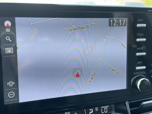 Used 2024 Toyota Sienna XLE image 10