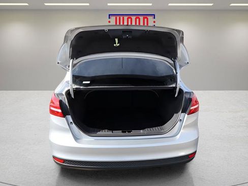 Used 2016 Ford Focus SE w/ SE Power Seat Package image 22