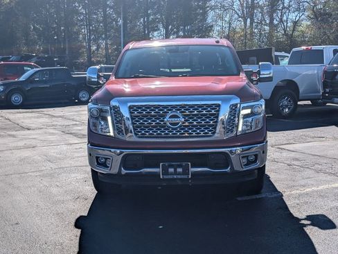 Used 2018 Nissan Titan SL w/ Chrome Package image 5