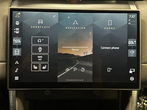 Used 2025 Land Rover Discovery Sport S image 36