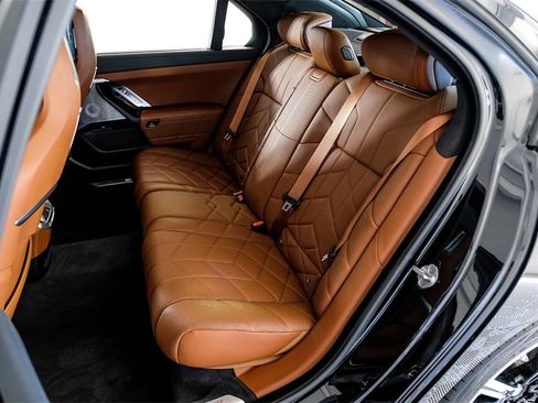 Used 2023 BMW 760i xDrive w/ Executive Package image 39