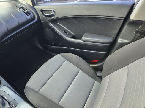 Used 2016 Kia Forte LX FWD image 15
