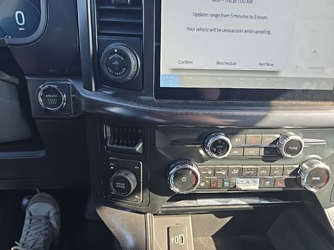 Used 2025 Ford F150 Lariat image 17