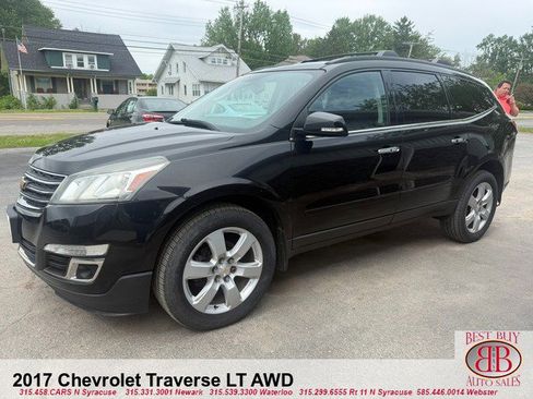 Used 2017 Chevrolet Traverse LT w/ Style and Technology Package AWD/4WD image 4