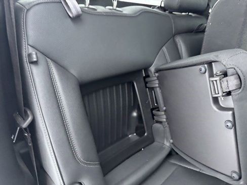 Used 2025 GMC Sierra 1500 SLT image 31