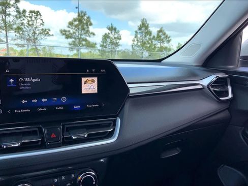 Used 2025 Chevrolet TrailBlazer LT image 35