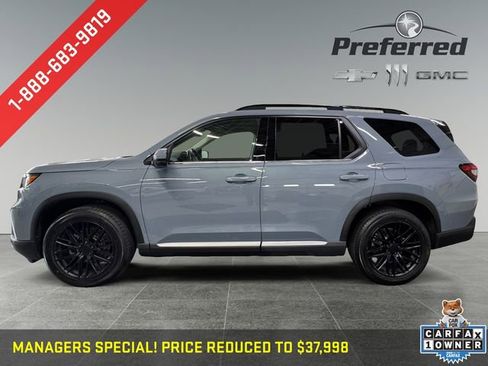 Used 2024 Honda Pilot Touring image 11