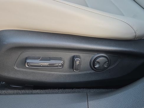 Used 2025 Honda Accord EX-L image 10