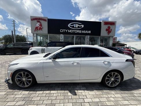Used 2022 Cadillac CT4 Premium Luxury RWD image 4