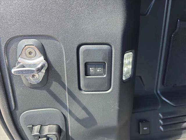 New 2026 Land Rover Defender 110 X-Dynamic SE AWD/4WD image 13