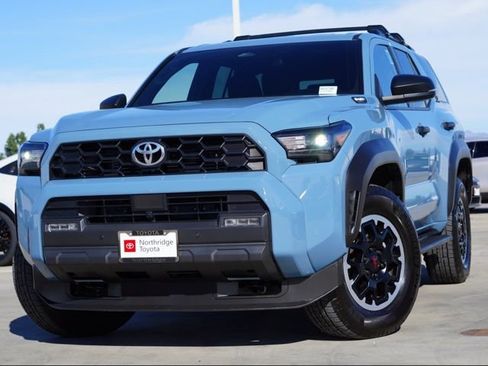Certified 2025 Toyota 4Runner TRD Off-Road image 3