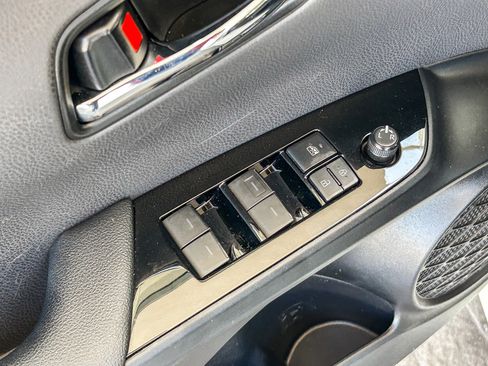 Used 2020 Toyota Prius Prime XLE FWD image 25