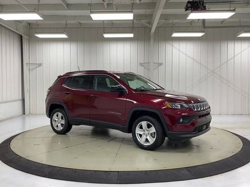 Used 2022 Jeep Compass Latitude w/ Convenience Group image 2