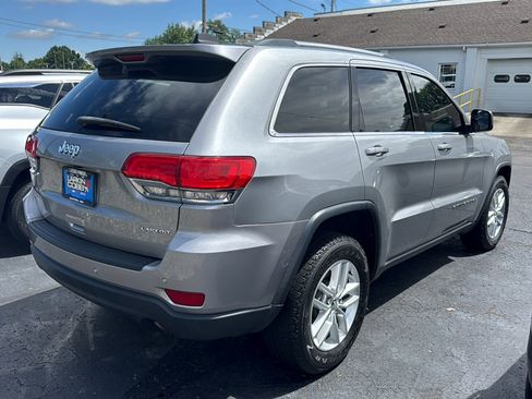 Used 2018 Jeep Grand Cherokee Laredo AWD/4WD image 5