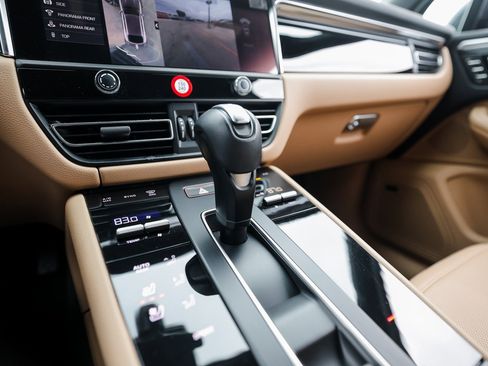 Used 2024 Porsche Macan image 20