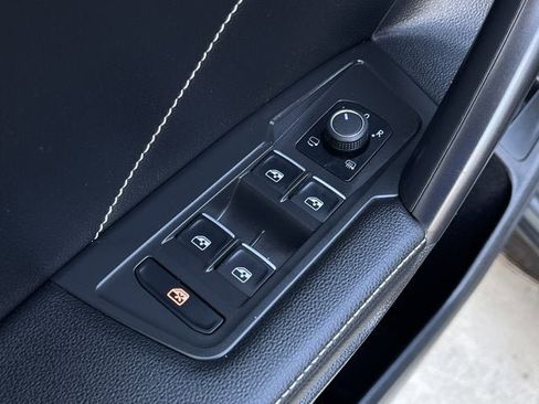 Used 2022 Volkswagen Tiguan SEL R-Line image 6