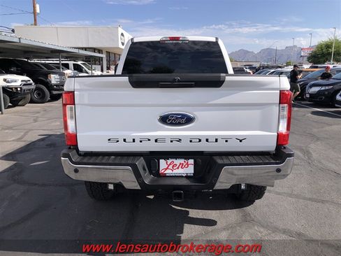 Used 2017 Ford F250 XLT w/ XLT Value Package AWD/4WD image 8