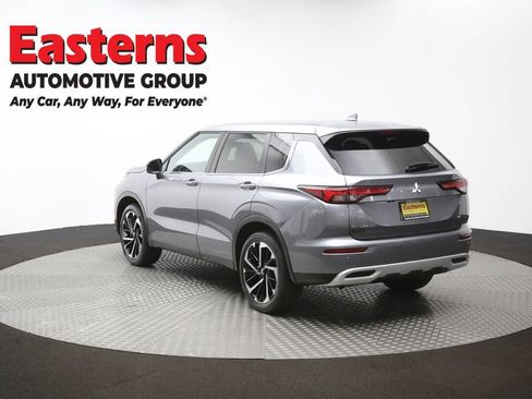 Used 2024 Mitsubishi Outlander SE image 64