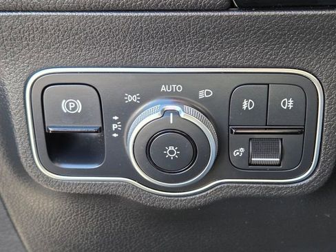 Used 2021 Mercedes-Benz GLA 250 image 23