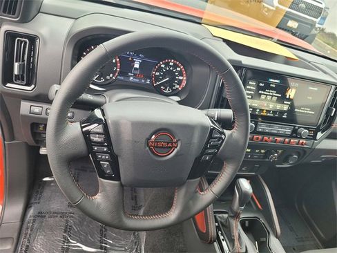 Used 2025 Nissan Frontier PRO-4X w/ Black Accent Package image 30