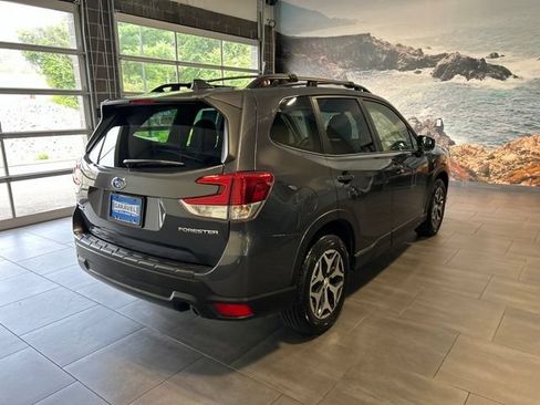 Used 2023 Subaru Forester Premium AWD/4WD image 33