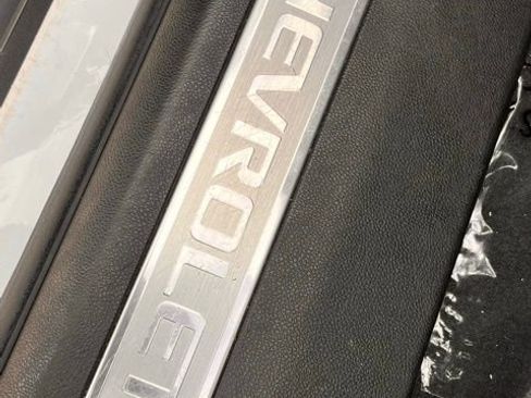 Used 2022 Chevrolet Suburban LT image 23