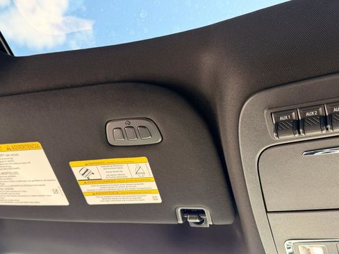 Used 2025 Ford F250 Platinum image 26