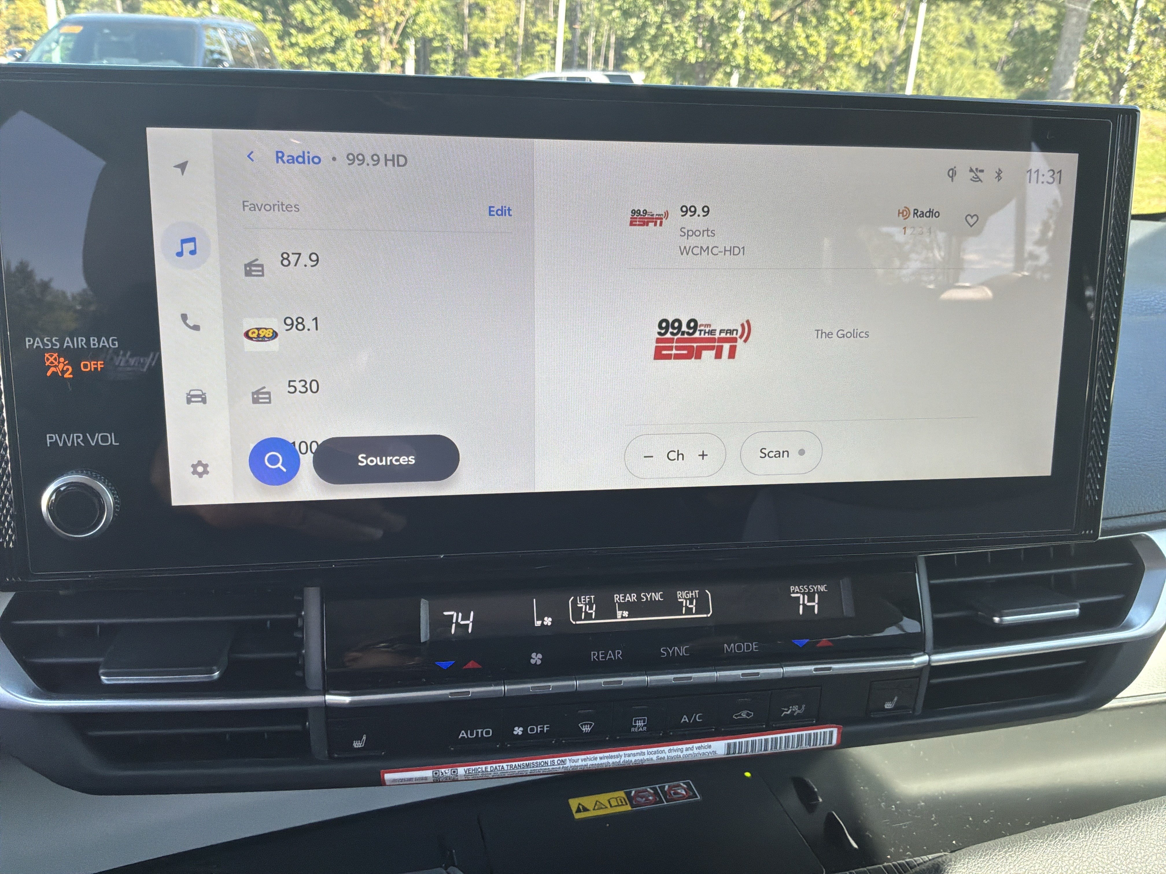 Used 2026 Toyota Sienna XLE FWD image 23