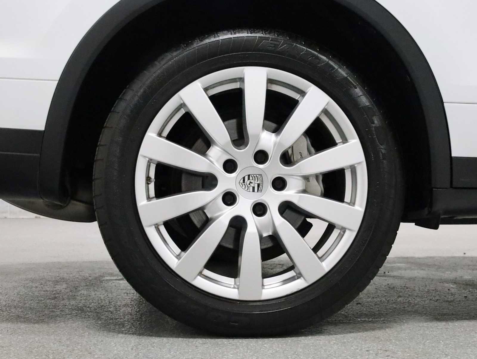 Used 2015 Porsche Cayenne S AWD/4WD image 38