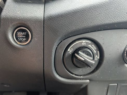 Used 2024 Nissan Frontier S w/ Technology Package AWD/4WD image 11