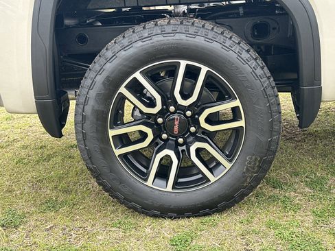 New 2026 GMC Sierra 1500 AT4 w/ AT4 Premium Package image 17