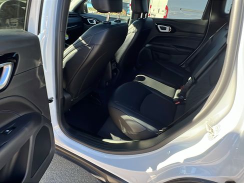 New 2026 Jeep Compass Latitude AWD/4WD image 19