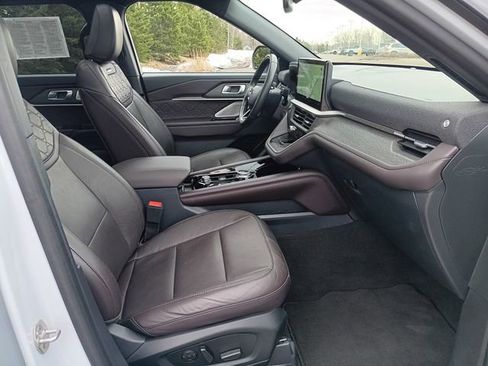 Used 2025 Ford Explorer Platinum w/ LUX Leather Package AWD/4WD image 20